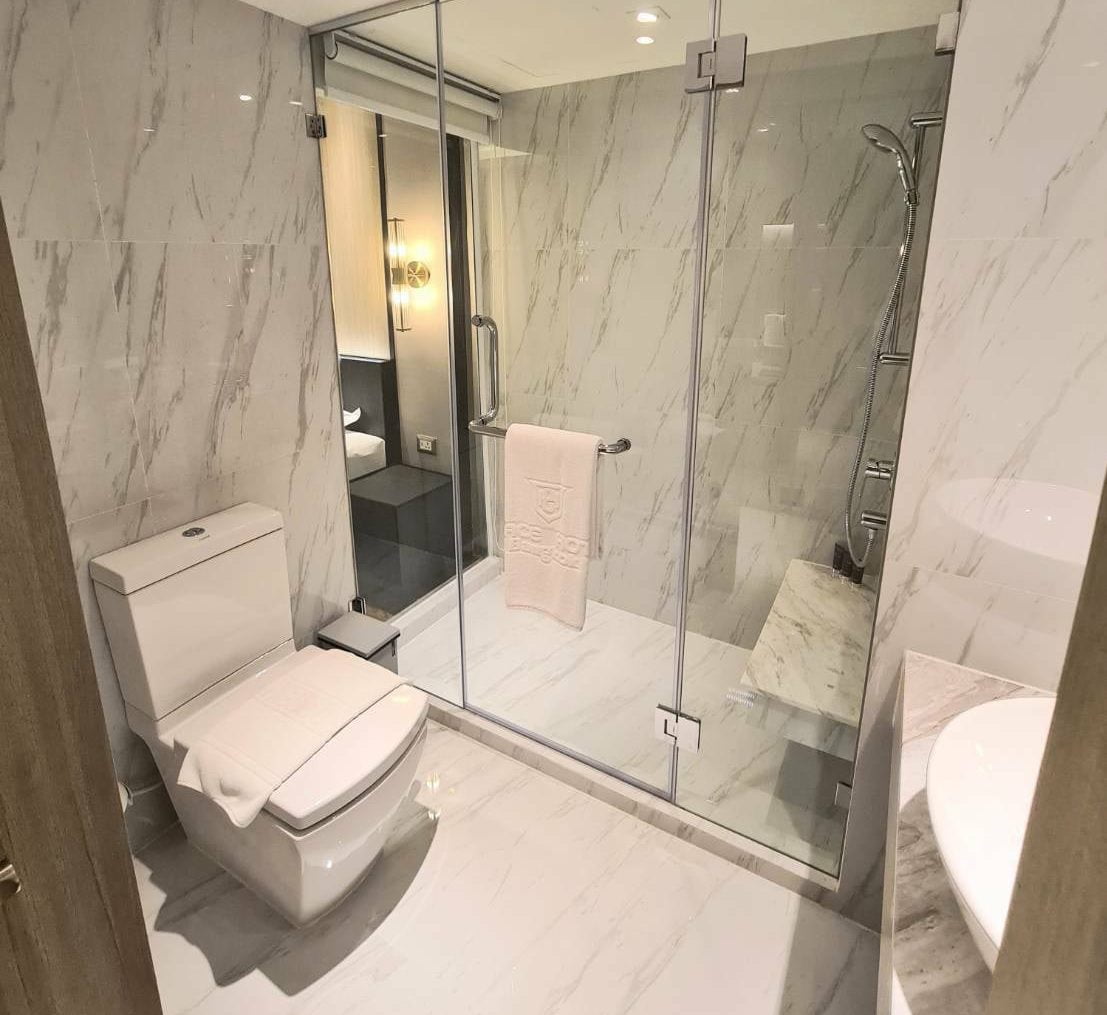 ASQ Grace Hotel Superior Bath room